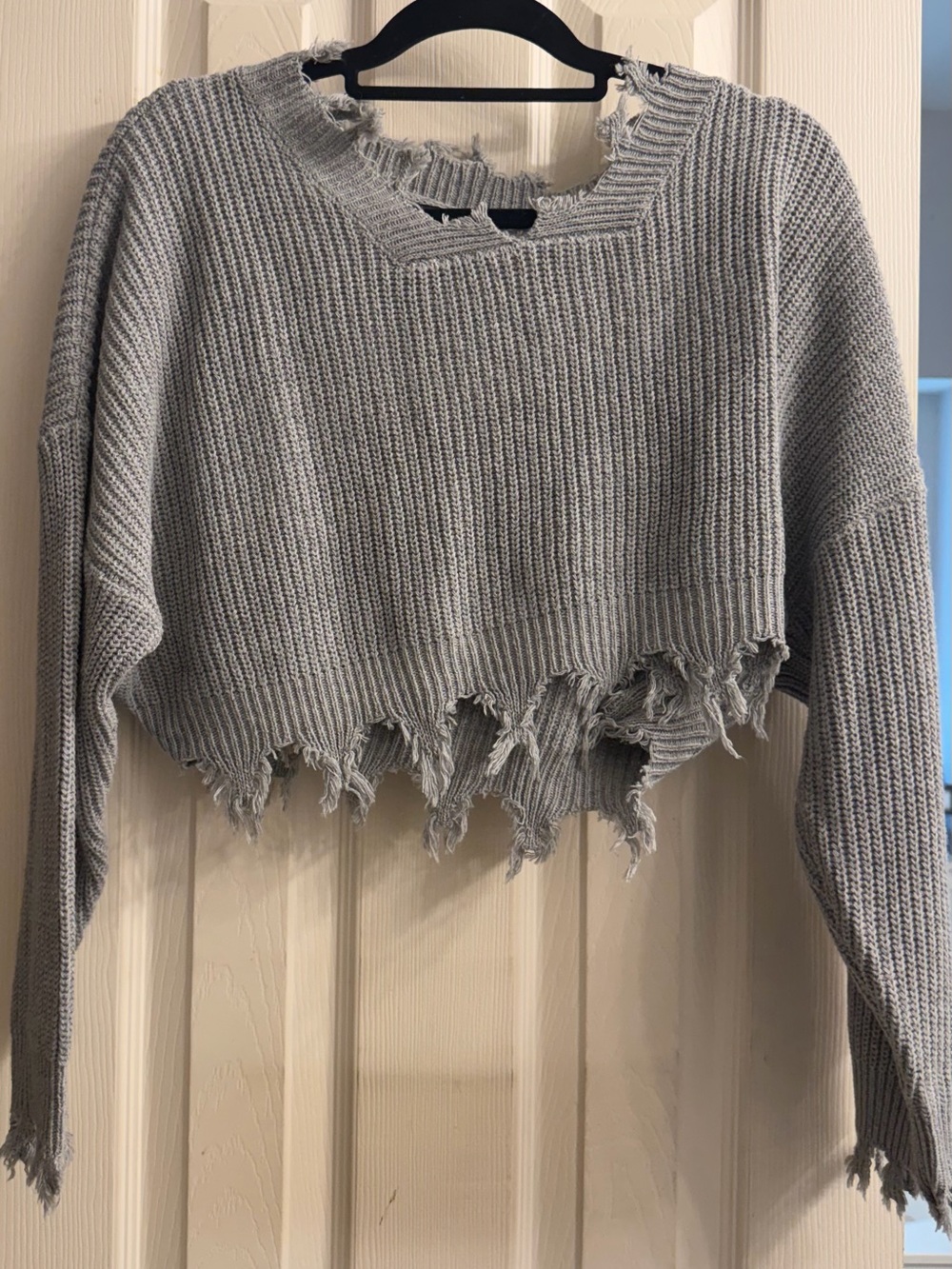 Zaful Light Gray Distressed Cropped Crewneck Sweater